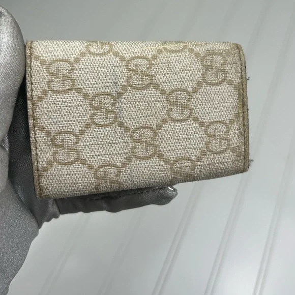 Gucci White and Pink GG 6 Ring Holder Wallet Case - Picture 5 of 11